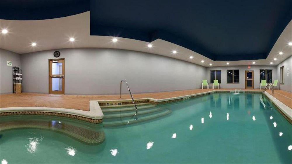 Holiday Inn Express Hotel & Suites Hamburg By Ihg מראה חיצוני תמונה