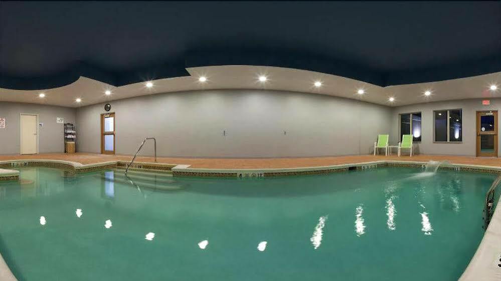 Holiday Inn Express Hotel & Suites Hamburg By Ihg מראה חיצוני תמונה